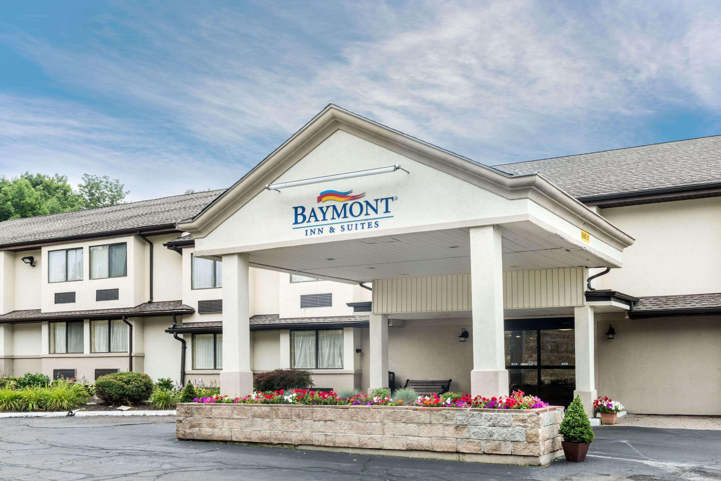 Baymont By Wyndham Branford/New Haven Hotel Bagian luar foto